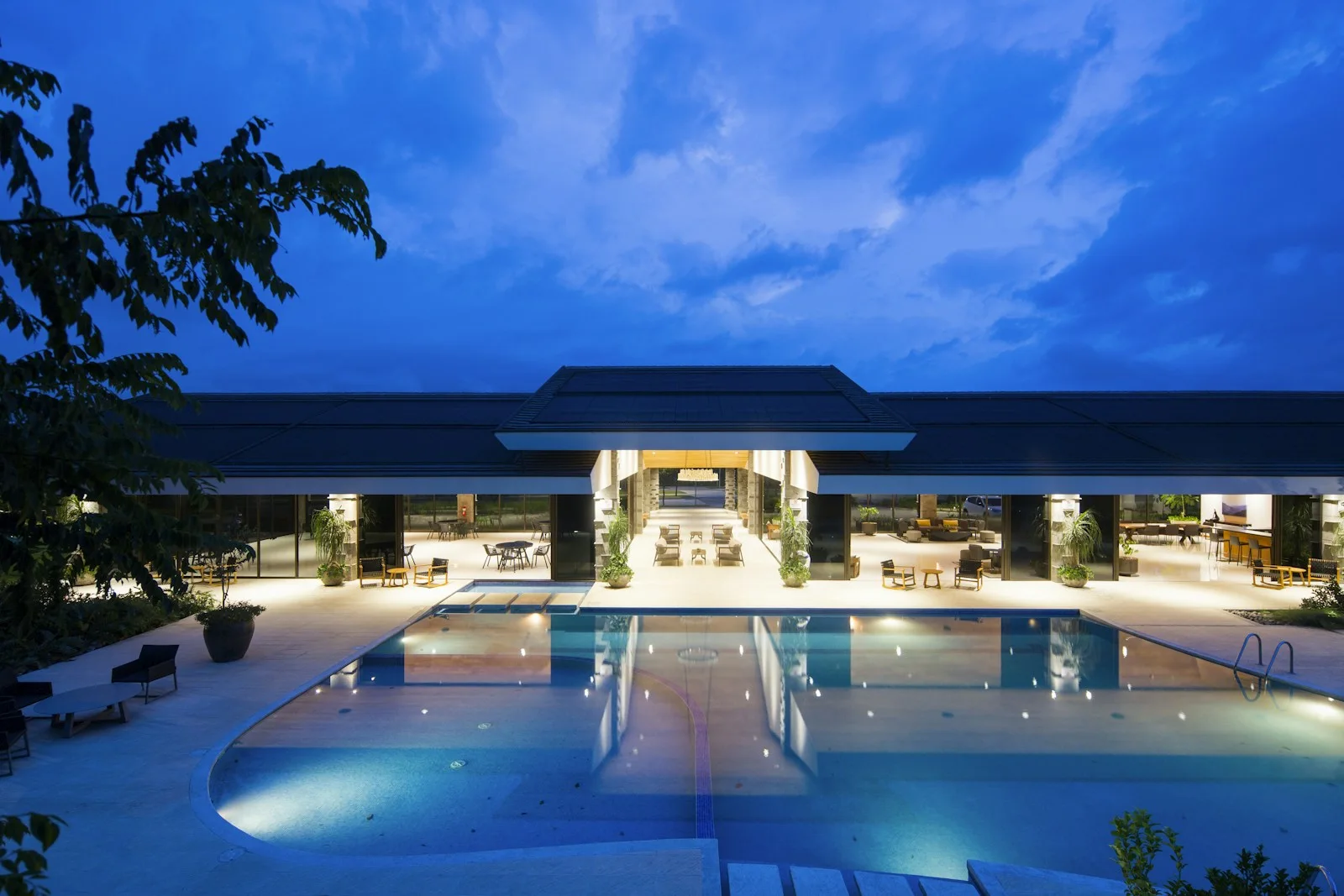 Vista de LUMA Hotel & Suites